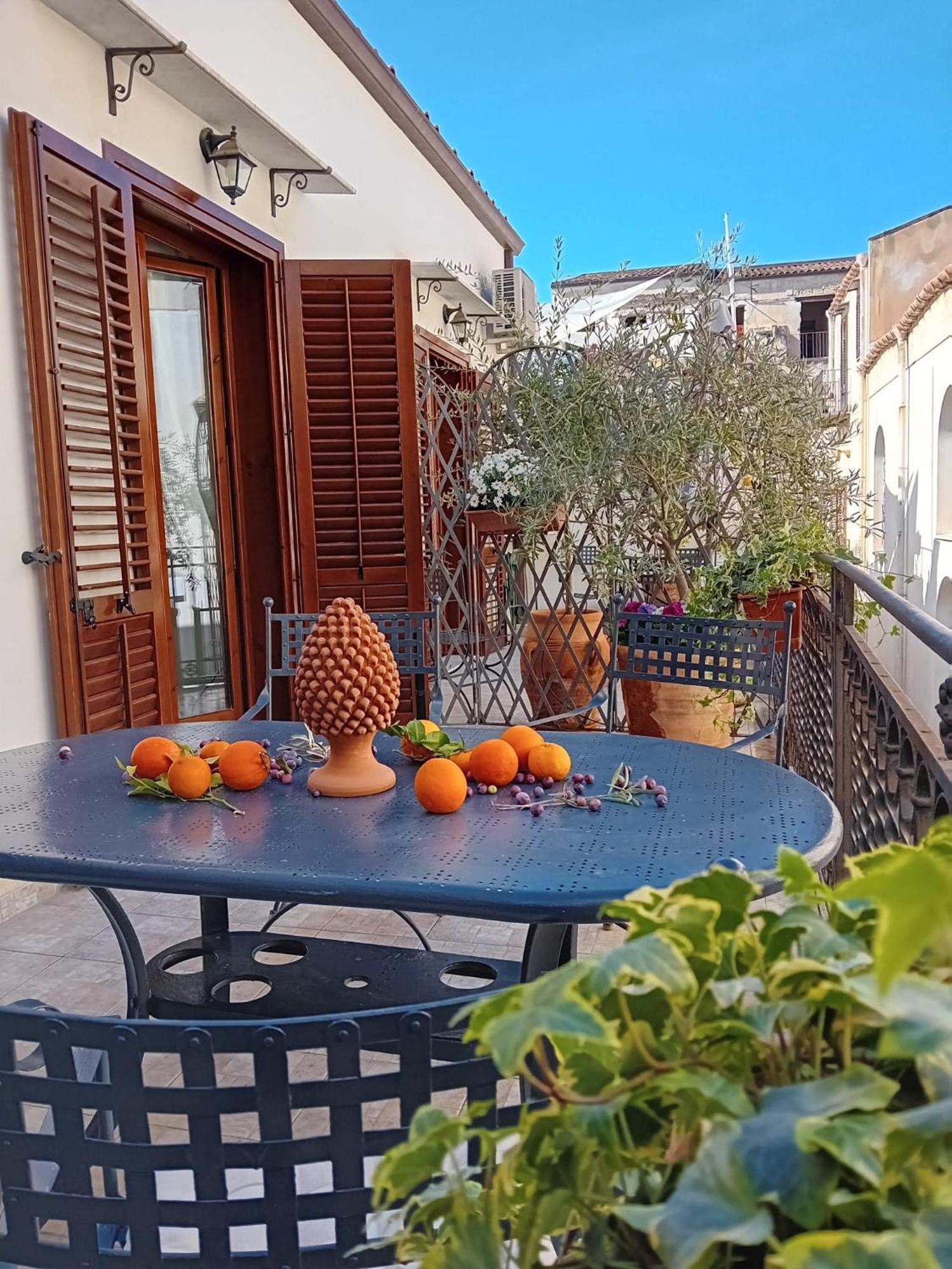 Penthouse Luxury Quattro Canti Палермо Екстериор снимка