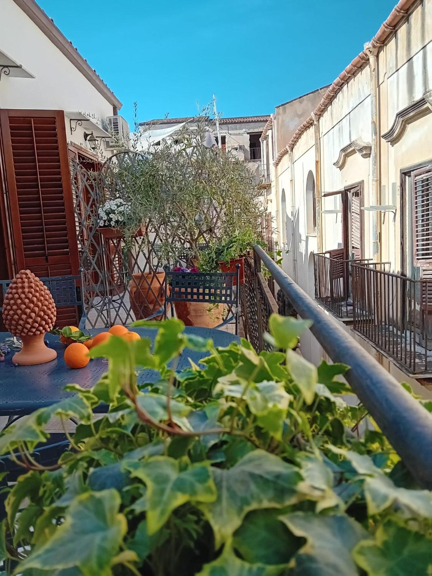 Penthouse Luxury Quattro Canti Палермо Екстериор снимка